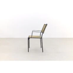 VDG Laura Stapelbare Tuinstoel - Black Steel/natural Wicker 9 VDG Laura Stapelbare Tuinstoel - Black Steel/natural Wicker -Kettler Stoelen Winkel 1000066865 0103